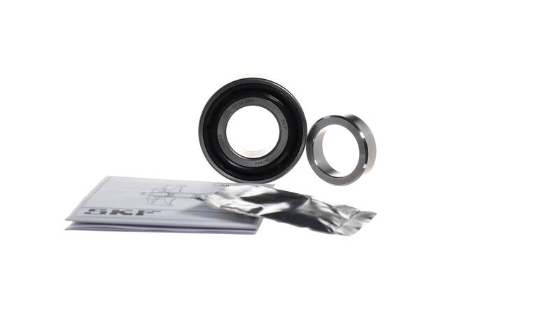 SKF VKBA9067CL Wheel Bearing Kit - 4